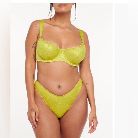 Savage X Fenty By Rihanna NWT Heavenly Satin unlined balconette bra lime green . - Picture 1 of 12